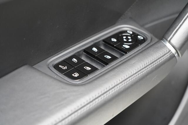 Porsche CAYENNE 3.0 E-Hybrid 462pk | Akrapovic | Panoramadak | 360 camera | Leder | Bose | Trekhaak | Head-Up