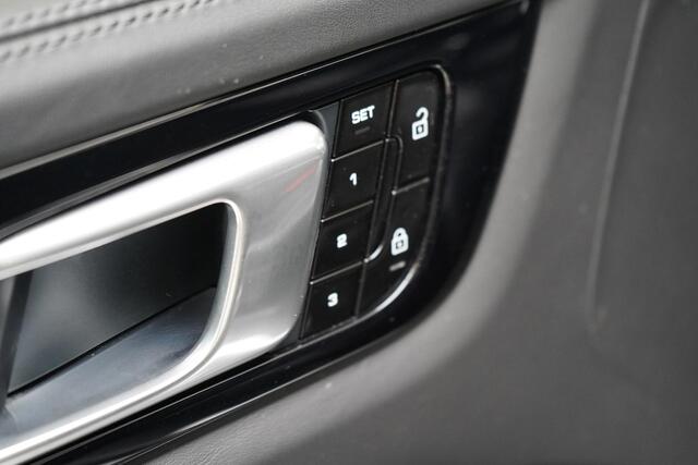 Porsche CAYENNE 3.0 E-Hybrid 462pk | Akrapovic | Panoramadak | 360 camera | Leder | Bose | Trekhaak | Head-Up