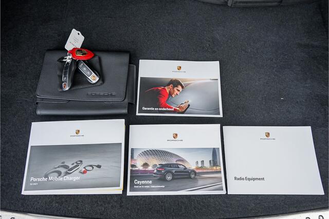 Porsche CAYENNE 3.0 E-Hybrid Sport Design Pano ACC Luchtv Bose 1e Eig