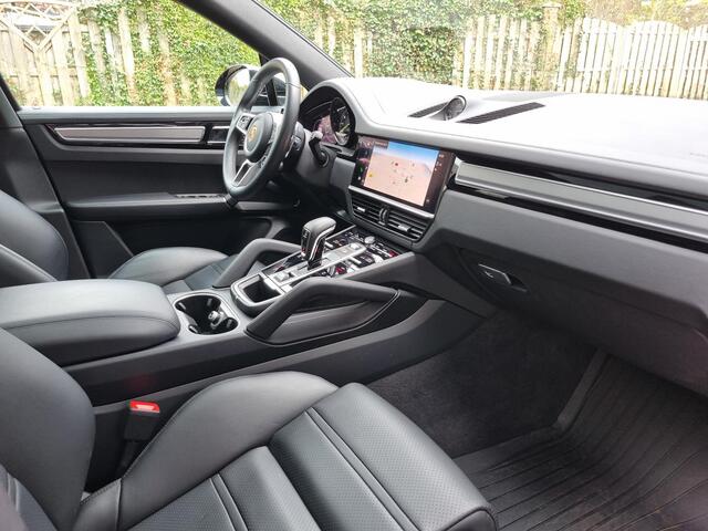 Porsche CAYENNE Coupé 3.0 E-Hybrid Platinum Edition