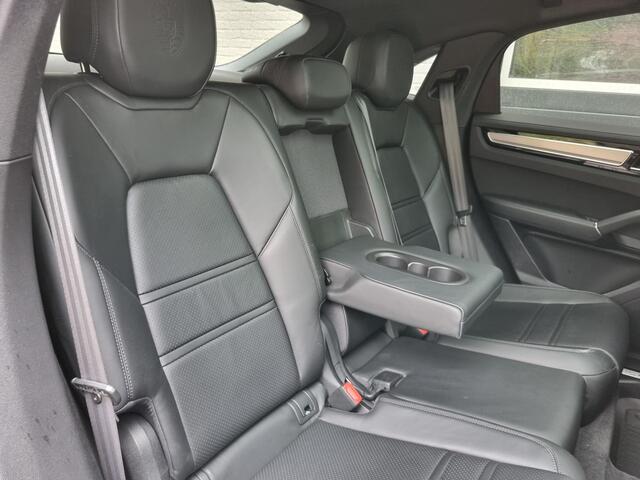 Porsche CAYENNE Coupé 3.0 E-Hybrid Platinum Edition