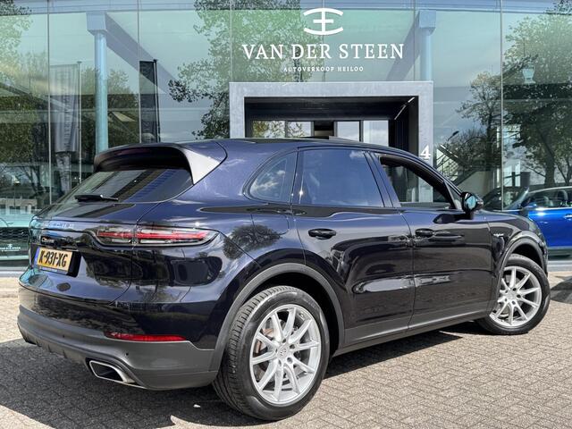 Porsche CAYENNE 3.0 E-Hybrid 4Wiel sturing | 1e Eigenaar | Sport Chrono | Head-Up