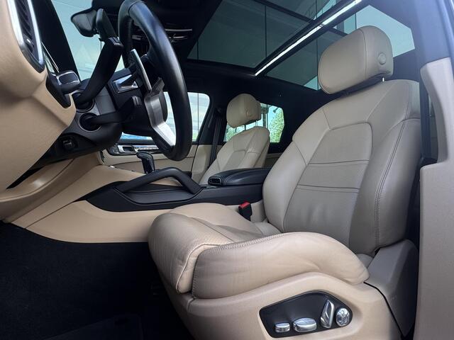 Porsche CAYENNE 3.0 E-Hybrid 4Wiel sturing | 1e Eigenaar | Sport Chrono | Head-Up