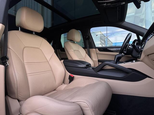Porsche CAYENNE 3.0 E-Hybrid 4Wiel sturing | 1e Eigenaar | Sport Chrono | Head-Up