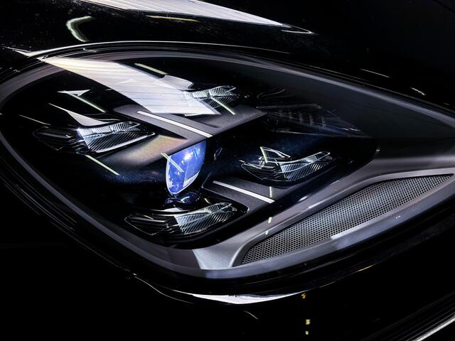 Porsche CAYENNE 3.0 E-Hybrid |Burmester|SportDesign+Chrono|HUD|Alcantara|NL NAP