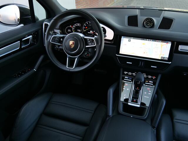 Porsche CAYENNE 3.0 E-Hybrid 470pk AUTOMAAT Trekhaak / Sportstoelen / Leder / Camera / Luchtvering