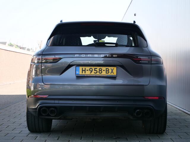 Porsche CAYENNE 3.0 E-Hybrid 470pk AUTOMAAT Trekhaak / Sportstoelen / Leder / Camera / Luchtvering