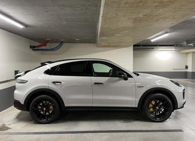 Porsche CAYENNE 3.0 E-Hybrid Pl. Ed. | Carbon dak | Bose | Sport chrono | PDLS