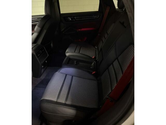 Porsche CAYENNE 3.0 E-Hybrid Pl. Ed. | Carbon dak | Bose | Sport chrono | PDLS