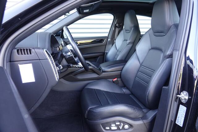 Porsche CAYENNE Coupé 3.0 E-Hybrid Sport Chrono | Pano | HUD | Bose | Soft Close | Memory | Ventilatie |