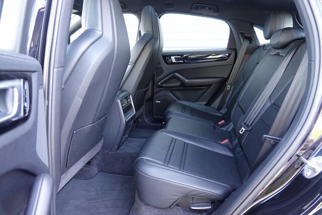Porsche CAYENNE Coupé 3.0 E-Hybrid Sport Chrono | Pano | HUD | Bose | Soft Close | Memory | Ventilatie |