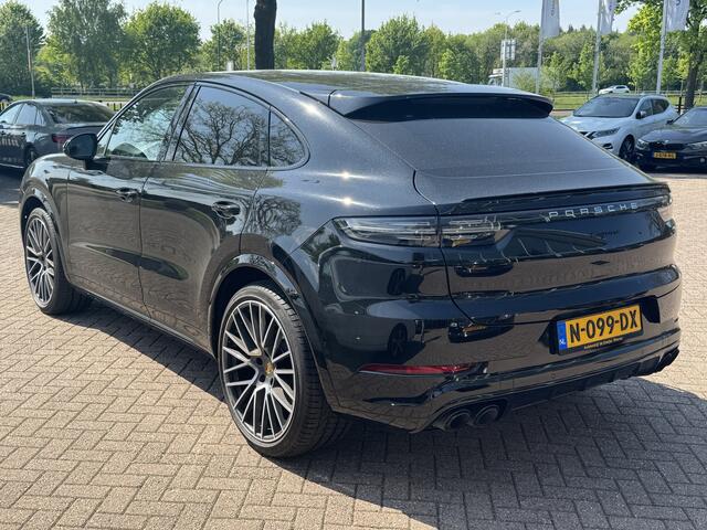 Porsche CAYENNE Coupé 3.0 / Trekhaak / Panoramadak / Camera / Luchtvering / 22'' / Bose / Stoelventilatie / Sportchrono / Stoelverwarming / DAB / ACC