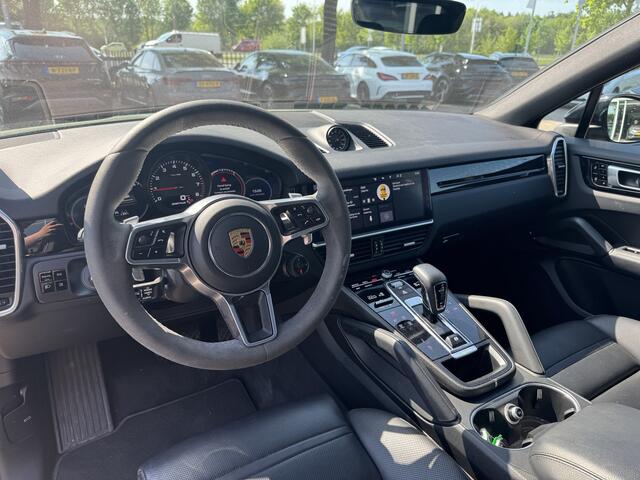 Porsche CAYENNE Coupé 3.0 / Trekhaak / Panoramadak / Camera / Luchtvering / 22'' / Bose / Stoelventilatie / Sportchrono / Stoelverwarming / DAB / ACC