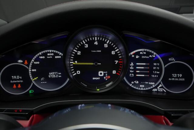 Porsche CAYENNE E-Hybrid 3.0 462pk Platinum Edition |sportdesign|Bose|memory|sportuitlaat|luchtvering|Apple Carplay|keyless|blind spot|parkeercamera|adaptive cruise control|