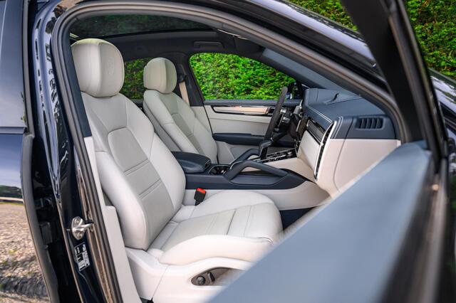 Porsche CAYENNE Coupé 3.0 E-Hybrid Platinum Edition | Blauw-Beige-Krijt | 1e. Eig.