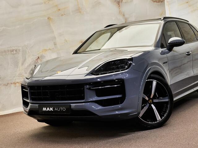 Porsche CAYENNE 3.0 E-Hybrid, Akrapovic, Target Blu Eye, Burmester, Exclusive Manufaktur, Rear Seat Entertainment, SportDesign, 4W-best, luchtv., memory, bijrijdersdisplay, matrix-LED, tr.haak, 22", InnoDrive, HUD, NP183k