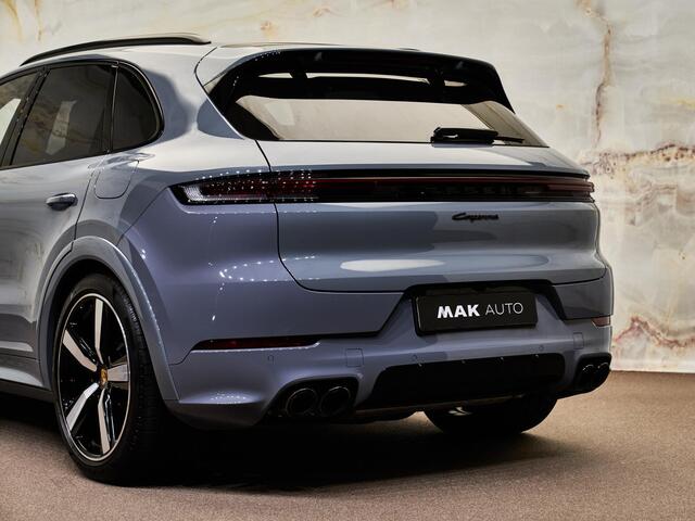 Porsche CAYENNE 3.0 E-Hybrid, Akrapovic, Target Blu Eye, Burmester, Exclusive Manufaktur, Rear Seat Entertainment, SportDesign, 4W-best, luchtv., memory, bijrijdersdisplay, matrix-LED, tr.haak, 22", InnoDrive, HUD, NP183k