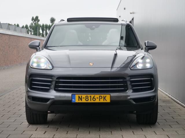 Porsche CAYENNE 3.0 E-Hybrid 340pk Automaat 21 Inch / Panoramadak / Soft-close / Apple Carplay