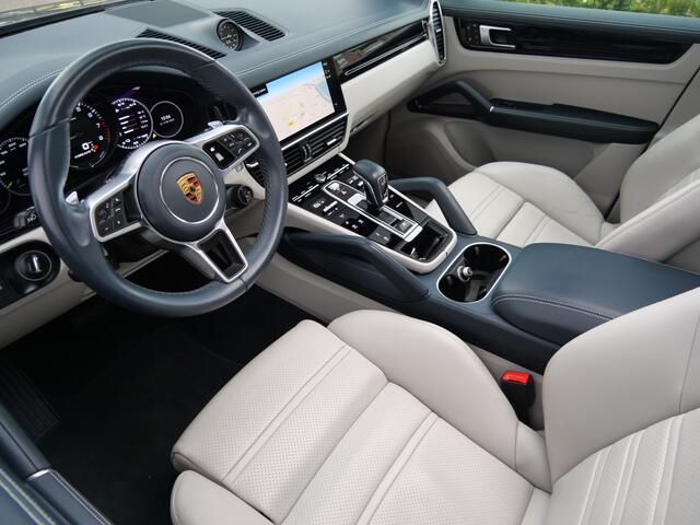 Porsche CAYENNE 3.0 E-Hybrid 340pk Automaat 21 Inch / Panoramadak / Soft-close / Apple Carplay