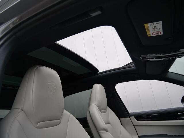 Porsche CAYENNE 3.0 E-Hybrid 340pk Automaat 21 Inch / Panoramadak / Soft-close / Apple Carplay