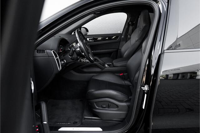 Porsche CAYENNE Coupé 3.0 E-Hybrid Sport Chrono Techart ACC Luchtvering 21"