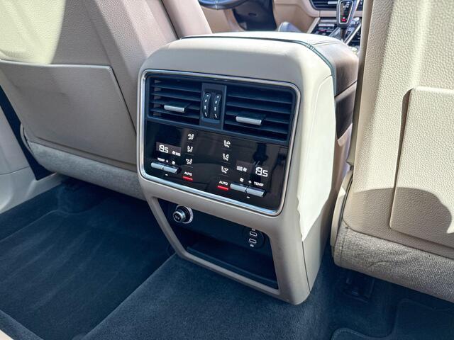 Porsche CAYENNE 3.0 E-Hybrid Schuifdak | Stoelenpakket | Carbon | Head up display