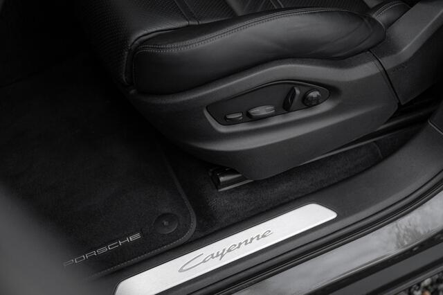 Porsche CAYENNE E-Hybrid 470pk | BOSE | Pano | El. Trekhaak | Luchtv | Achterasbest | 360Gr