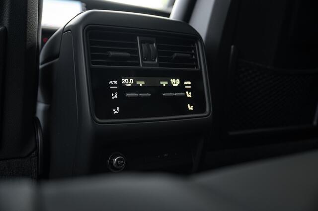 Porsche CAYENNE E-Hybrid 470pk | BOSE | Pano | El. Trekhaak | Luchtv | Achterasbest | 360Gr