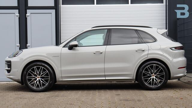 Porsche CAYENNE 3.0 E-Hybrid SportDesign | Panoramadak | BOSE Sound | Soft-Close | Bijrijdersdisplay | Trekhaak