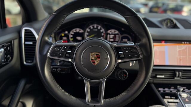 Porsche CAYENNE 3.0 E-Hybrid Pano | Camera | Sport chrono