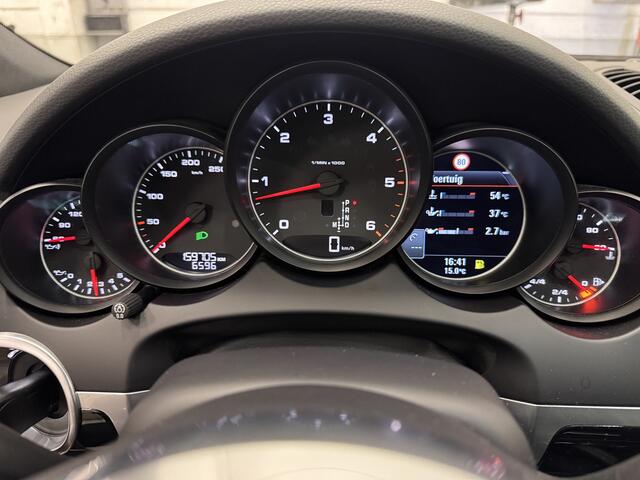 Porsche CAYENNE 3.0 D Platinum Edition | NL auto | Panoramadak | Chrono | Luchtvering | Velgen 21" |