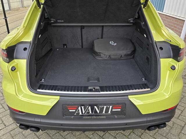 Porsche CAYENNE Coupé 3.0 E-Hybrid 4WD 340 PK PANO SLECHTS 12.212 KM !! LUCHTVERING ADAPTIVE CC 360* CAMERA UNIEKE KLEUR PERIDOT METALLIC AUTOMATISCH INKLAPBARE TREKHAAK STUUR STOEL VERWARMING