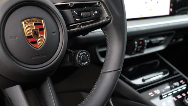 Porsche CAYENNE Coupé 3.0 E-Hybrid SportDesign | Head-up | Soft-Close | BOSE Sound | Surround View | Trekhaak | Panoramadak