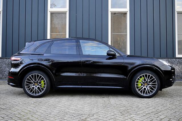 Porsche CAYENNE 3.0 E-Hybrid Rijklaarprijs-Garantie Panoramadak Martrix Leder Bose Sfeer verlichting