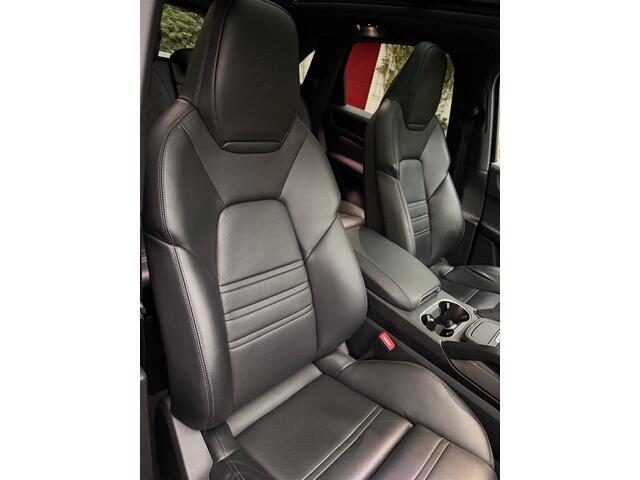 Porsche CAYENNE 3.0 E-Hybrid | 2E EIGENAAR | PANO DAK | LEDER | TREKHAAK | NL AUTO | GARANTIE TOT 2027 |