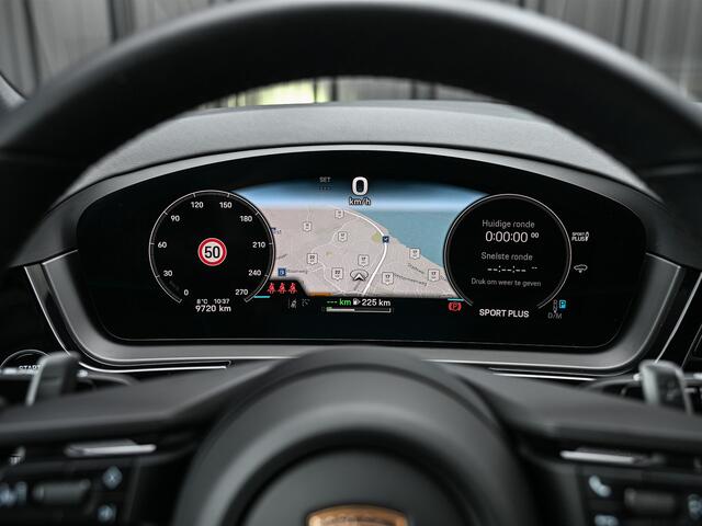 Porsche CAYENNE 3.0 E-HYBRID · Luchtvering · Trekhaak · Ambiance interieur · Soft close · Bose Sound · Keyless entree · 360 Camera · Adaptieve sportstoel 18-voudig · Sport Pakket · 22 Inch turbo design wheels