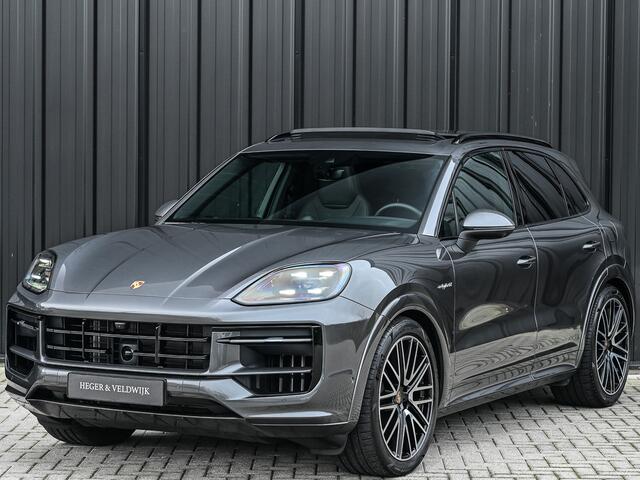 Porsche CAYENNE 3.0 E-HYBRID · Luchtvering · Trekhaak · Ambiance interieur · Soft close · Bose Sound · Keyless entree · 360 Camera · Adaptieve sportstoel 18-voudig · Sport Pakket · 22 Inch turbo design wheels