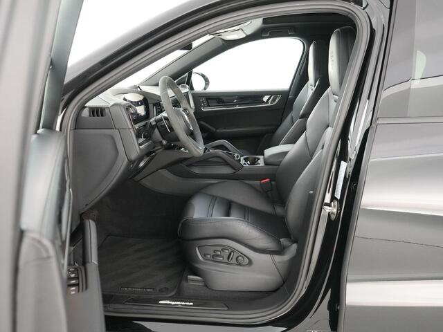 Porsche CAYENNE Coupé 3.0 470pk E-Hybrid |BTW-auto|passenger display|achteras besturing|carbon ext|soft close|pano|Bose|18-voudig|sport chrono|HUD|memory|BLIS|360 camera|22"|