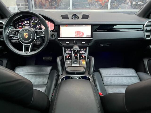 Porsche CAYENNE COUPÃ 3.0 E-HYBRID - ORG. NL. - SPORT CHR. - PANO - 4-WIELST. - 22 INCH