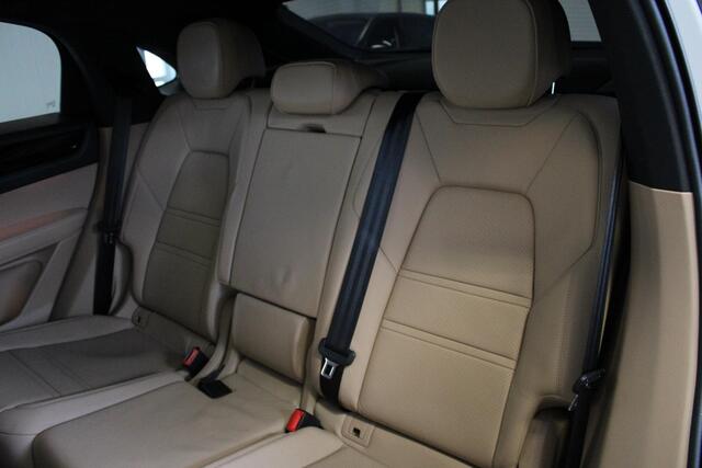 Porsche CAYENNE Coupé 3.0 E-Hybrid Sport Chrono - Panorama - Matrix - Trekhaak