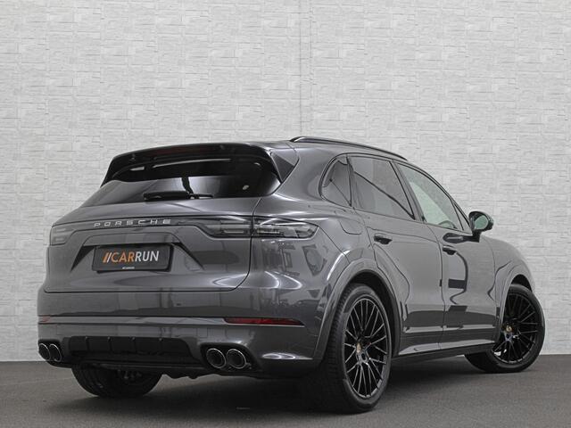 Porsche CAYENNE 3.0 E-Hybrid | Sport-Design | 360 Camera | Burmester | Sport-Chrono | Head-Up | Panorama | Nachtzicht | Stoelventilatie | Keyless-Start | Sport-Uitlaat | 21 inch | Stoelverwarming V+A | Leder | Trekhaak | Luchtvering | Memory | Sfeerverlichting | Dodehoek