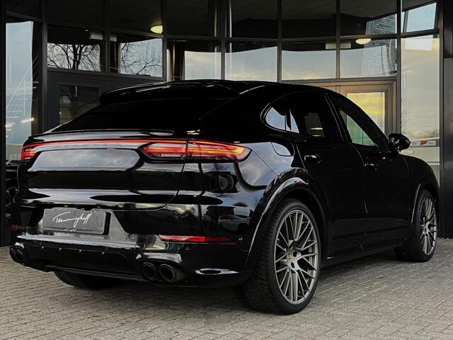 Porsche CAYENNE COUPÃ 3.0 E-HYBRID - ORG. NL. - SPORT CHR. - PANO - 4-WIELST. - 22 INCH