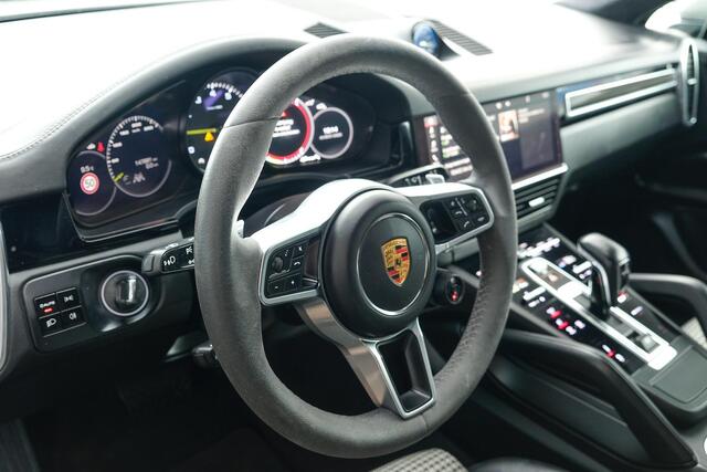 Porsche CAYENNE Coupé 3.0 E-Hybrid 462PK Krijtgrijs SportDesign Luchtvering Lightweight Package Carbon Dak 4-wielsturing NLauto