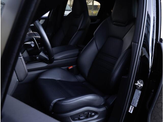 Porsche CAYENNE Coupé S 3.0 E-Hybrid 520PK | Achterasbesturing | Pano | Softclose | SportChronoPlus