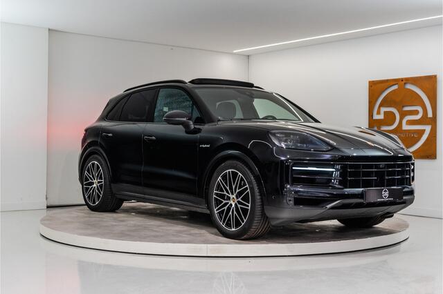Porsche CAYENNE 3.0 E-Hybrid 470PK | InnoDrive | Pano | Matrix | Luchtvering | Bose | Fabrieksgarantie
