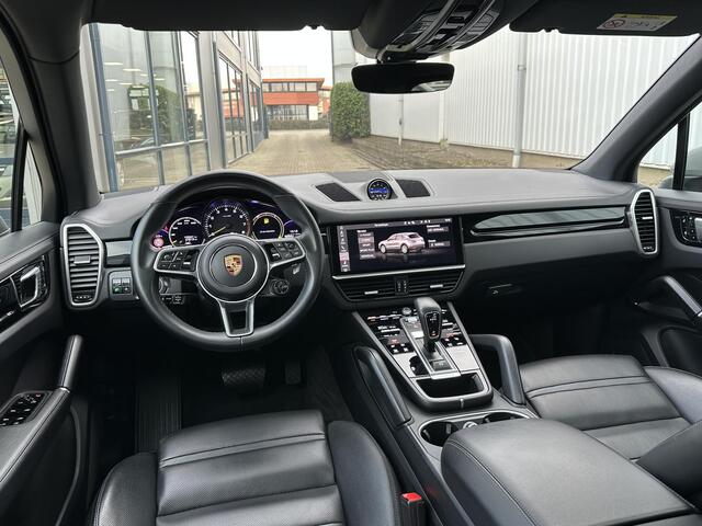 Porsche CAYENNE 3.0 E-Hybrid | NL-Auto/1e eign./Voll.Historie/Pano-schuifdak/BOSE/Luchtvering/22-inch/Softclose/Massage