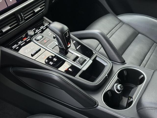 Porsche CAYENNE 3.0 E-Hybrid | NL-Auto/1e eign./Voll.Historie/Pano-schuifdak/BOSE/Luchtvering/22-inch/Softclose/Massage
