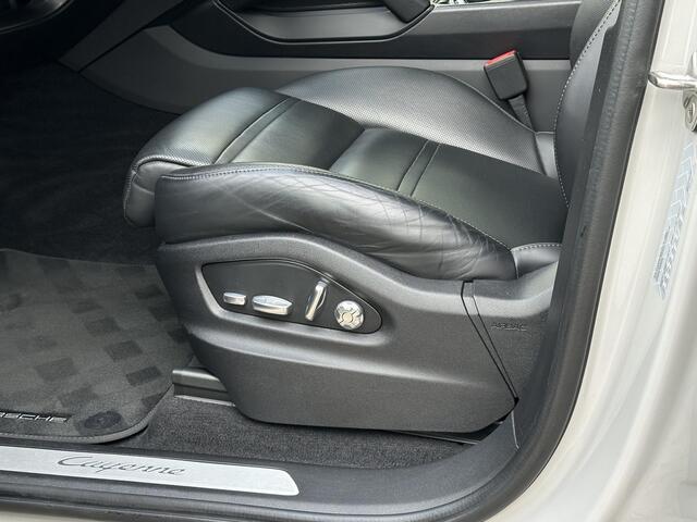Porsche CAYENNE 3.0 E-Hybrid | NL-Auto/1e eign./Voll.Historie/Pano-schuifdak/BOSE/Luchtvering/22-inch/Softclose/Massage