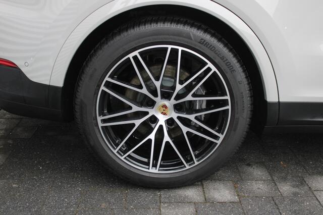 Porsche CAYENNE 3.0 E-Hybrid | Sport Chrono | Matrix-Led | 360 | 21 Inch | Pano