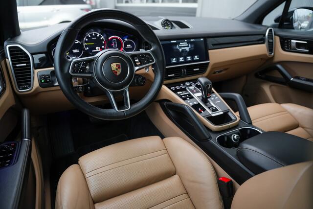 Porsche CAYENNE 3.0 E-Hybrid 463 pk Sport-Chrono / Pano-Dak/ Matrix-Led/ Lucht-Vering/ Bose-Sound/ Sport-Stoelen/ Stoel.Verw/ 360-Camera/ Adap.Cruise/ 22'' LMV